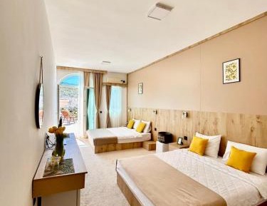 Double or Twin Room with Sea View
