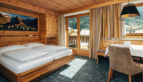 Superior Double Room with Balcony