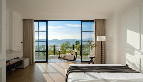 Deluxe Double Room with Balcony and Sea View