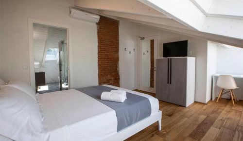 Deluxe Double Room (1 adult + 1 child)