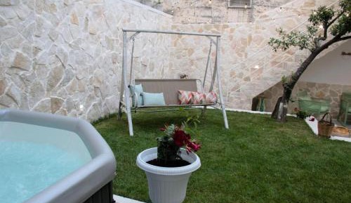 Deluxe Suite with Spa Bath