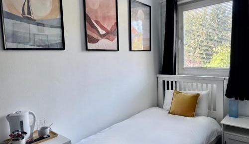 Single Room with Private External Bathroom