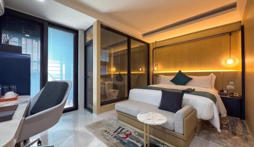 Deluxe Double Room with Shower