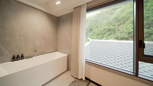 Twin Room with Bath