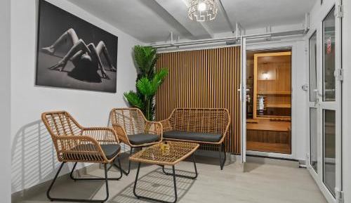 Three-Bedroom Deluxe Apartment