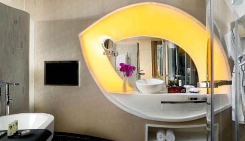 Luxury King Room with City View