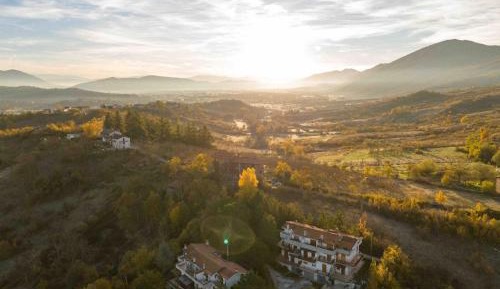 Two-Bedroom Apartment with Mountain View