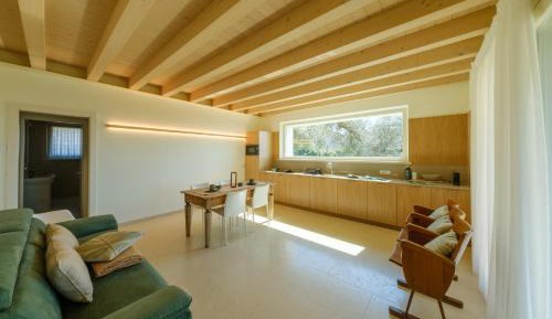 Superior One-Bedroom Apartment