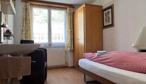 Single Room with Shared Toilet
