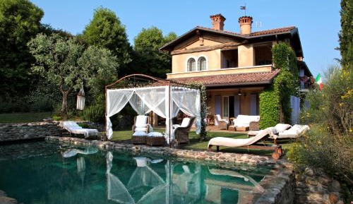 Romantic Suite with Lake view