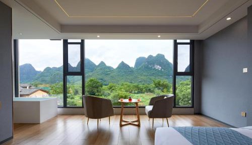 Family Room with Mountain View