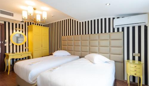 Quadruple Room with Mountain View