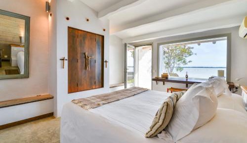 Superior Double Room with Bath and lake view