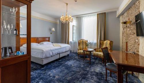 Deluxe Double or Twin Room