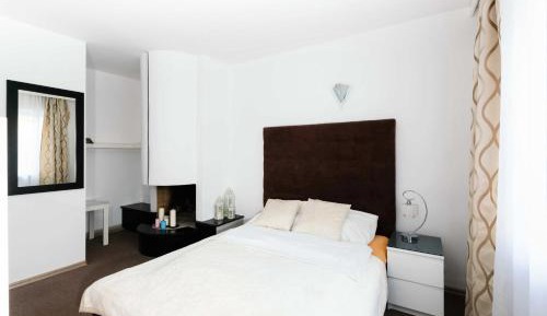 Queen Room with Garden View