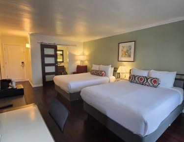 Superior Queen Room with Two Queen Beds and Marina View