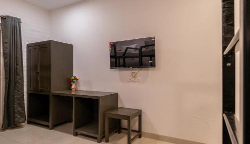 Single Bed in 6-Bed Dormitory Room