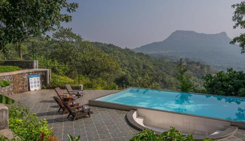 Standard Room with Mountain View