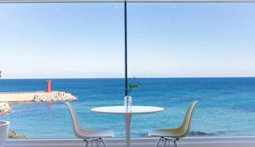 Double Room with Sea View 5