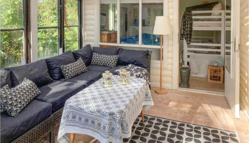 One-Bedroom Holiday Home