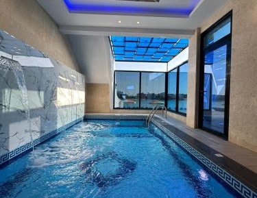 Five-Bedroom Premium Apartment