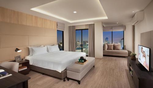Deluxe One-Bedroom Apartment