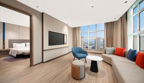 One-Bedroom Suite with Balcony