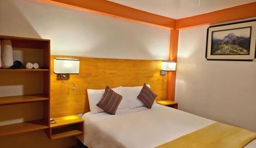 Deluxe Queen Room