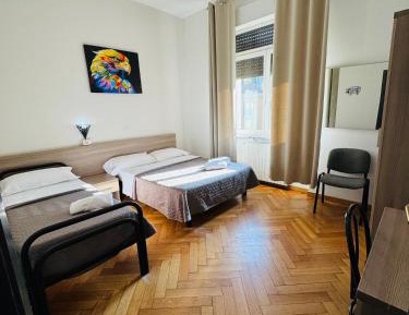 Basic Triple Room with Shared Bathroom