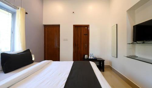 Deluxe Double Room (2 Adults + 1 Child)