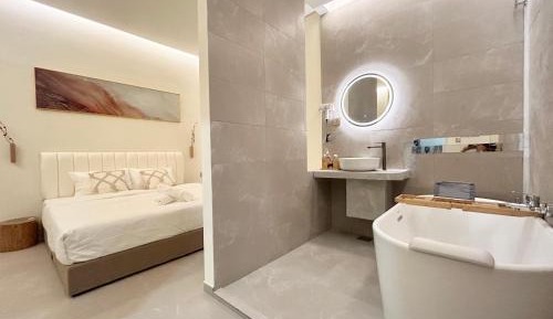 King Room with Spa Bath