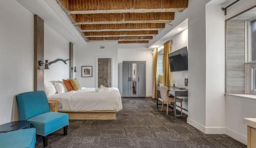 Superior King Suite