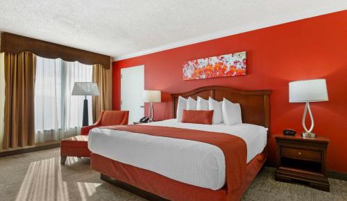 King Suite with Sofa Bed and Walk-In Shower - Non-Smoking