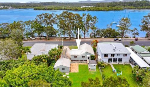 Four-Bedroom Holiday Home