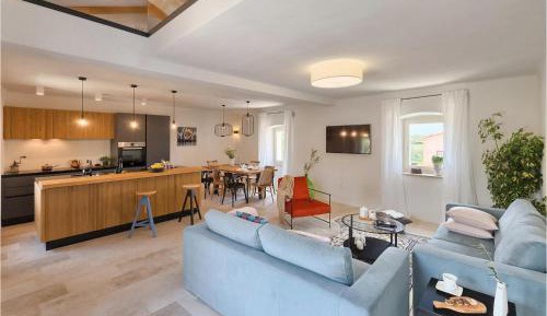 Three-Bedroom Holiday Home 