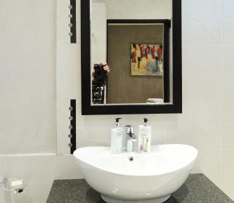 Luxury Queen Room