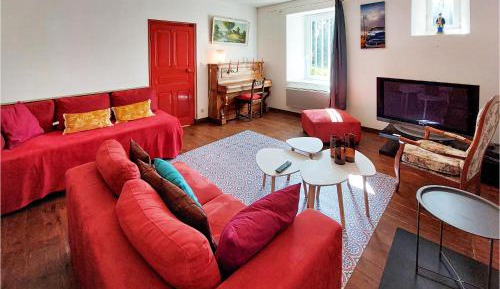 Six-Bedroom Holiday Home