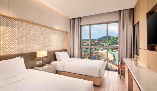 Superior Twin Room with Water Park View