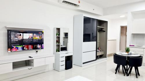 Queen Studio