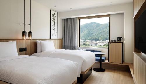 Standard  Guest Room  with  2 Twin/Single Bed(s)