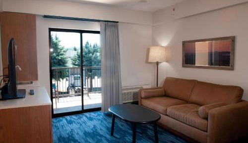 Executive Suite Guestroom with 1 King Bed