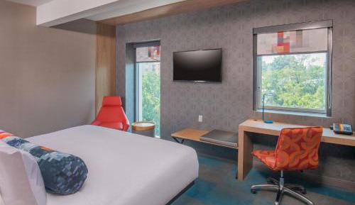 Aloft King Room