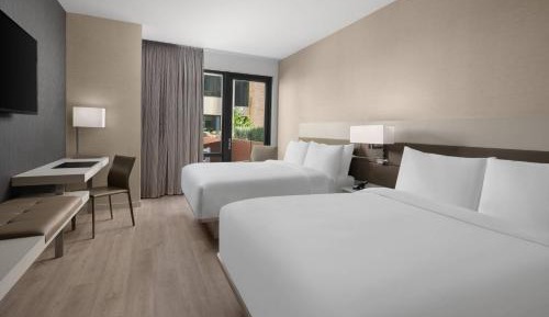 2 Queens Terrace Access, Guest room, 2 Queen, Terrace