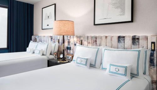 Large Queen Room