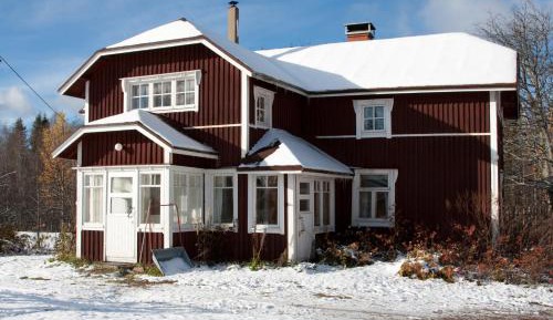 Three-Bedroom Holiday Home 