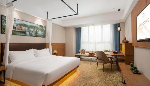 Deluxe Queen Room