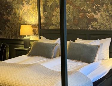 Large Double or Twin Room