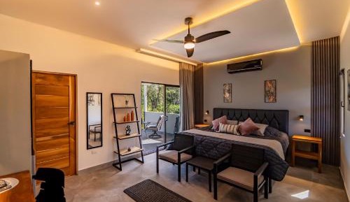 Deluxe King Room