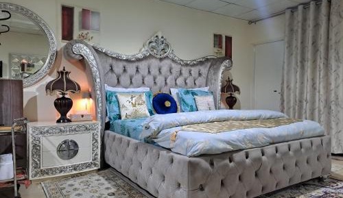 Studio Apartment with King Bed