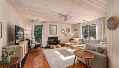 Three-Bedroom Holiday Home 